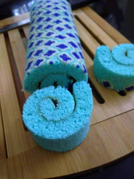 Patterned Swiss Roll